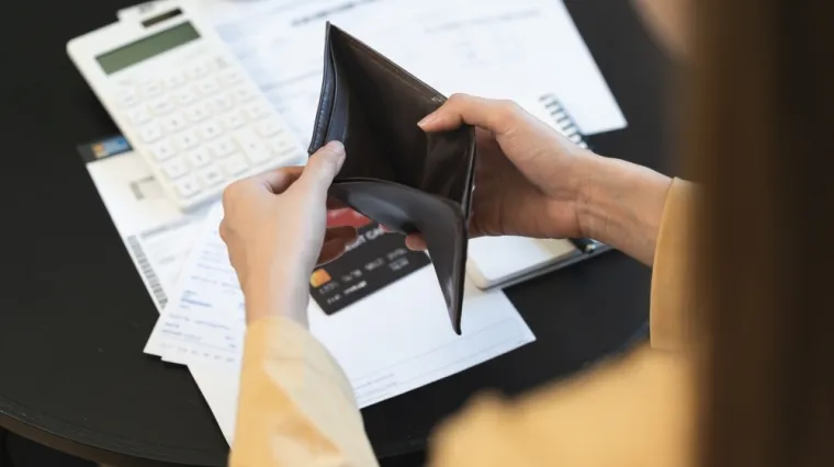 Zvijezde predviđaju financijski pakao ovim znakovima u studenom, novac će im curiti iz ruku