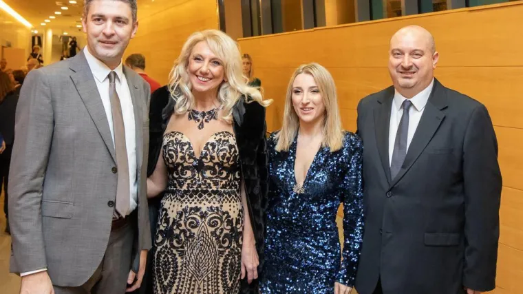 Unuka Đele Jusića udala se u Bostonu, a detalj na kravati američkog mladoženje sve je oduševio