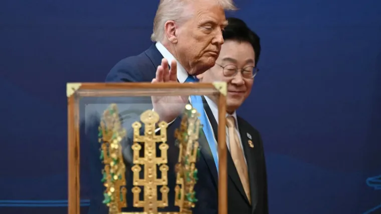 Nobela nije dobio, ali u Južnoj Koreji Trumpu je uručeno najviše odlikovanje i zlatna kruna