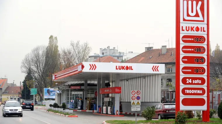 Lukoil u Hrvatskoj ima 45 benzinskih postaja i 422 zaposlena: Upravo ga je kupio milijarder