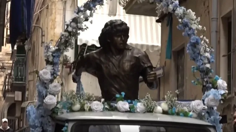 Maradona nije mrtav! Još uvijek živi na jugu Italije: 'Ujedinio je čak i one sa sjevera'