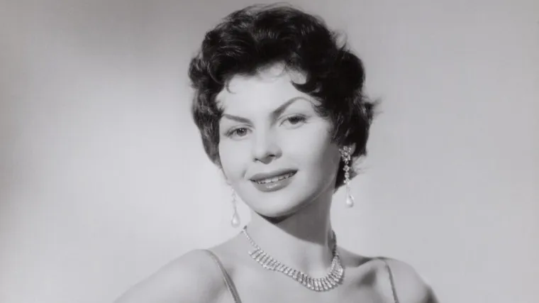 Jedna od Bondovih djevojaka bila je Srpkinja iz Kraljeva: Poljubila Seana Conneryja