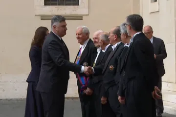 Pogledajte dolazak Milanovića sa suprugom papi Lavu: Dočekala ga Švicarska garda