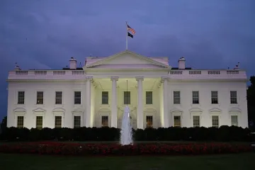 Halidovi stihovi orili se pred Bijelom kućom: Posjetitelji oduševljeno snimali