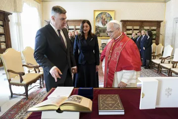 Hoćemo li uskoro gledati ovakav susret i u Hrvatskoj? Pogledajte kako je papa primio Milanovića