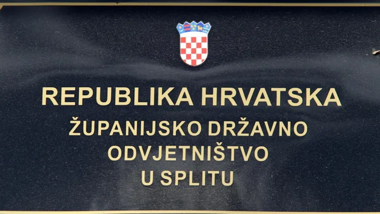 Dvojica bivših pripadnika JNA optužena za ratne zločine nad civilima: Protjerivali Hrvate i palili im kuće