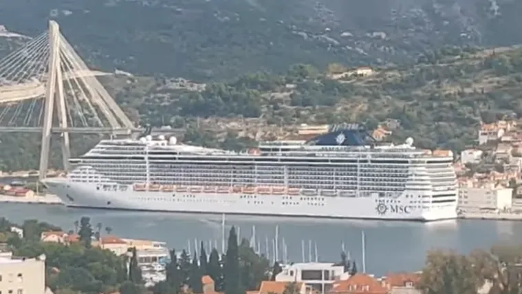 Ovo je najduži brod koji je ikada uplovio u Dubrovnik! Veći je čak i od nosača aviona
