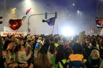 Kamere u Novom Sadu: Prosvjedna šetnja tisuća studenata povodom obljetnice pada nadstrešnice