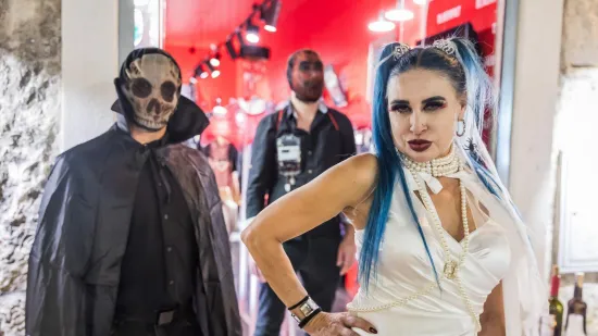 Noć vještica u Splitu: Vampirica Olja Einfalt otvorila muzej pun mistike, humora i adrenalina
