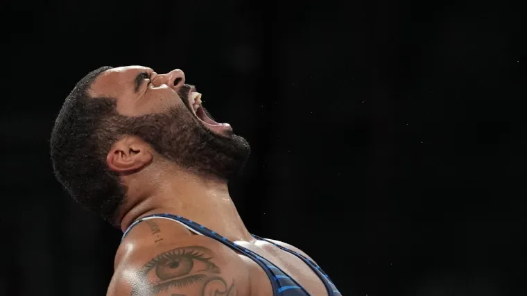 Zvijer koja bi mogla počistiti UFC-ovu tešku diviziju za 15 sekundi demolirala suparnika