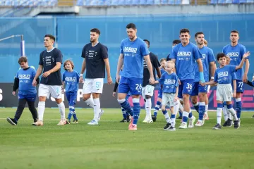 Srčana akcija na Maksimiru: Igrači Dinama i Rijeke razveselili mališane s 'nevidljivim' stanjem