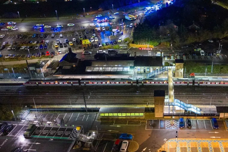 Krvavi pohod u vlaku: Devetero ljudi bori se za život, gazili jedan po drugome da se spase