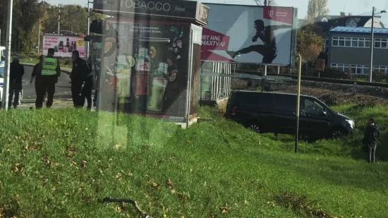 U crnom kombiju projurio kao metak, za njim tri policijska auta s rotirkama: Imamo video!