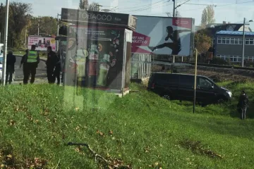 U crnom kombiju projurio kao metak, za njim tri policijska auta s rotirkama: Imamo video!