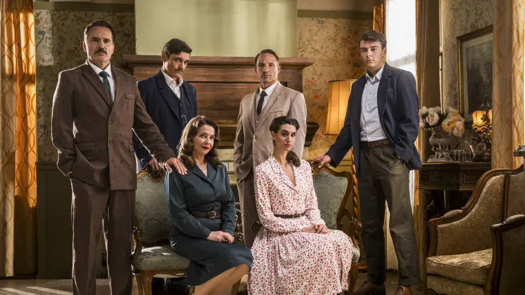 Stižu ‘Divlje pčele’: Pogledajte frizure Amara Bukvića i Davora Pavića koje vraćaju u prošlost