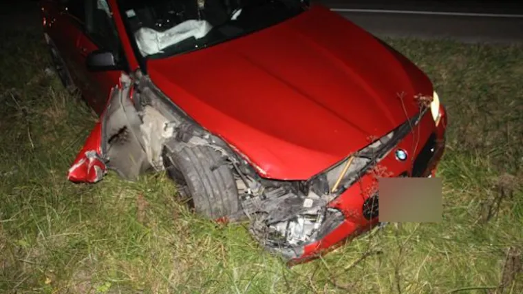 Pijan pokosio stup: Pogledajte što je ostalo od njegovog BMW-a