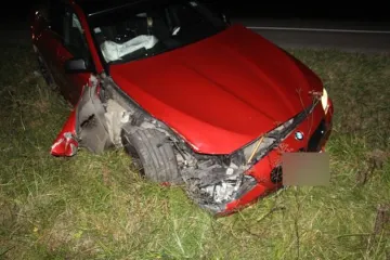 Pijan pokosio stup: Pogledajte što je ostalo od njegovog BMW-a