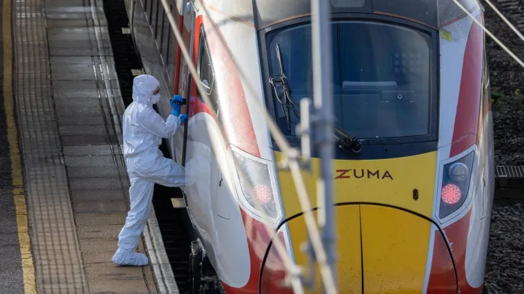 Dramatične snimke iz vlaka horora, kuhinjskim nožem izbo 11 ljudi: 'Kao da je bio opsjednut'