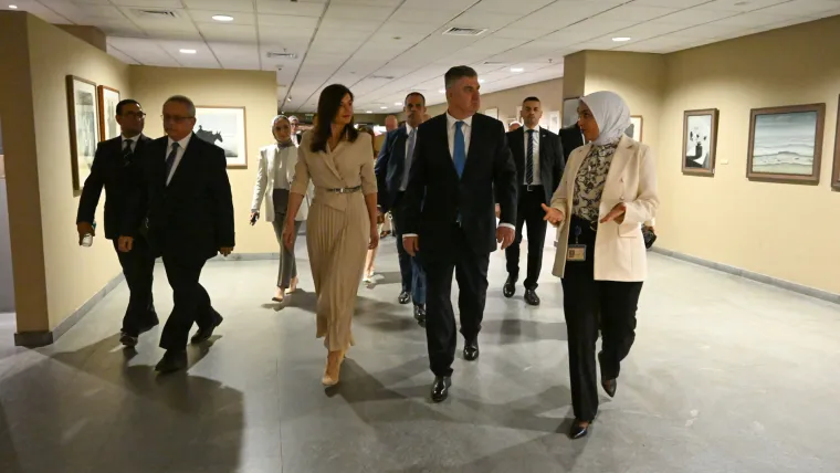 Prva dama s besprijekornim stilom: Svi su gledali u bež komplet na Sanji Musić Milanović