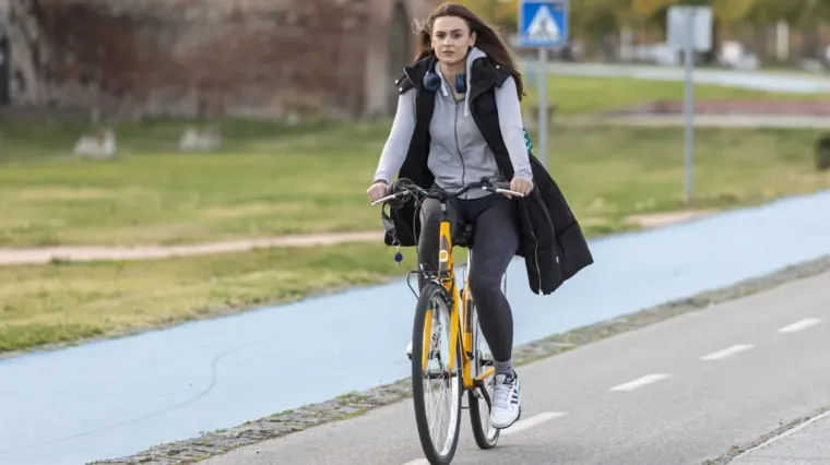 Svi su se okretali za ovom ljepoticom: Zgodna dama očarala Osječane
