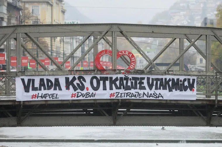 U Sarajevu osvanuli plakati i transparenti protiv utakmice momčadi hrvatskog trenera