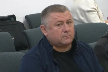 Prometni vještak 'zakomplicirao' suđenje Dekaniću: Je li u automobilu bila i treća osoba?