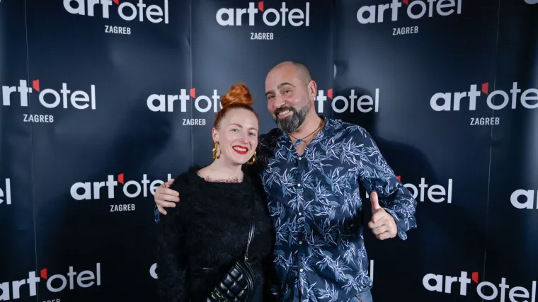 Ribafish i njegova djevojka podijelili sretnu vijest s pratiteljima: 'Sad čekamo svadbu'