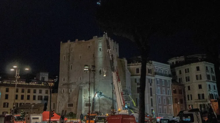 Preminuo radnik koji je 11 sati bio zatočen u urušenoj srednjovjekovnoj kuli u Rimu