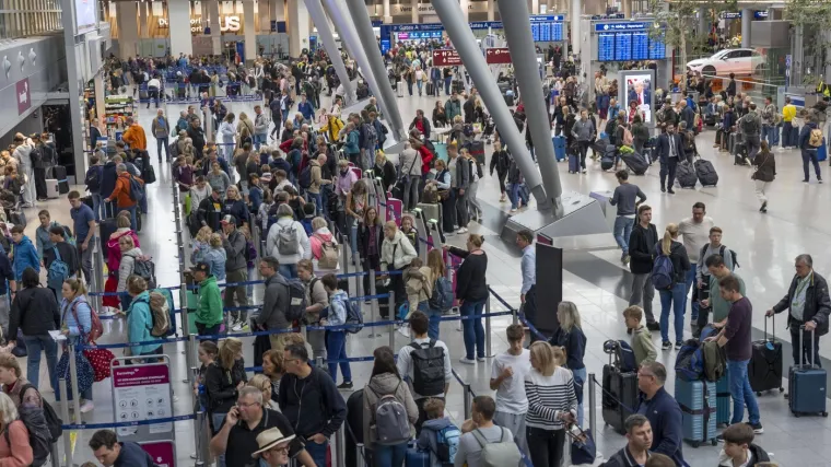 Kontrolori leta u štrajku, milijuni ljudi ostali na zemlji: 'Zatvorit ćemo cijeli zračni prostor'