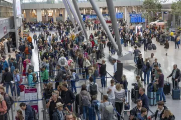 Kontrolori leta u štrajku, milijuni ljudi ostali na zemlji: 'Zatvorit ćemo cijeli zračni prostor'