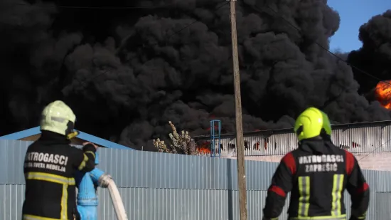 Požar u Svetoj Nedelji pod kontrolom: 'Gasit ćemo do jutra, ne približavajte se intervenciji'