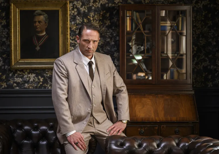 Tko je zgodni Slovenac koji je zaludio Hrvatice? Negativac iz Divljih pčela o kojem svi pričaju