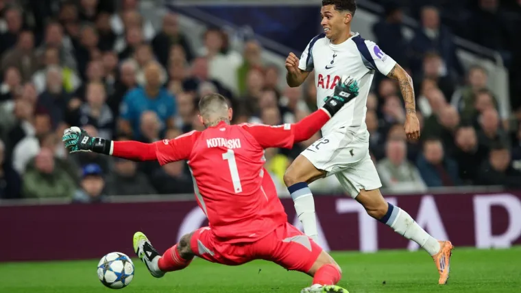 Katastrofalna noć hrvatskog golmana u Ligi prvaka, pogledajte što je izvodio