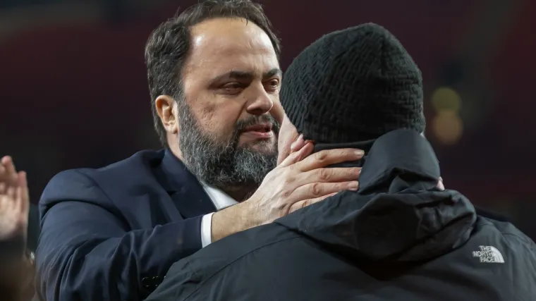 Crystal Palace kažnjen zbog transparenta na kojem se nalazi vlasnik Nottingham Foresta