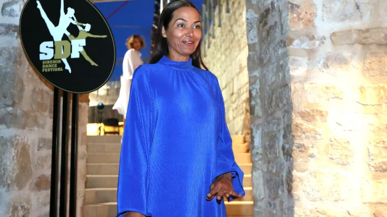 E ovo se zove prirodna ljepota: Fani Čapalija i 32 godine nakon izbora osvaja svojim izgledom