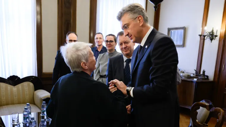 Plenković u Banskim dvorima primio majku Jean-Michela Nicoliera: 'Hrvatska mu duguje trajnu zahvalnost'