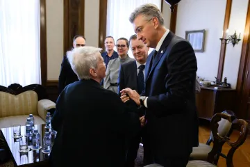 Plenković u Banskim dvorima primio majku Jean-Michela Nicoliera: 'Hrvatska mu duguje trajnu zahvalnost'