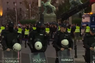 Ušli smo u Ćacilend i ugledali Vučićevog čovjeka koji štrajka glađu: Evo što sve tvrdi