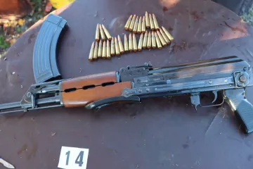 Kao da se spremaju za rat! Policija upala u romsko naselje kod Novog Mesta: Dočekao ih cijeli arsenal