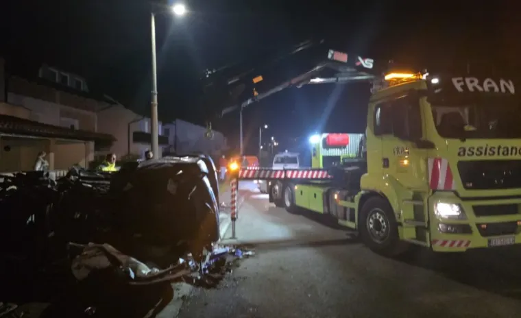 Auto je neprepoznatljiv! Detalji teške nesreće u Ozlju: 'Čula su se dva strašna udarca'
