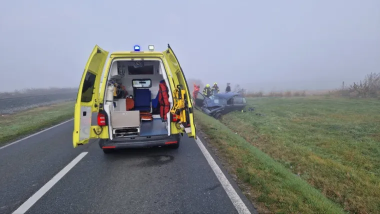 Težak frontalan sudar na Podravskoj magistrali: Troje hitno prevezeno u bolnicu