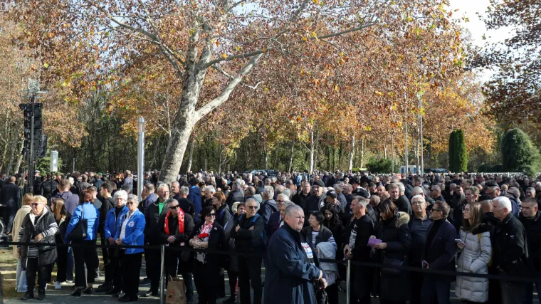 Pokopan Jean-Michel Nicolier, rijeke ljudi bile na sprovodu vukovarskog heroja