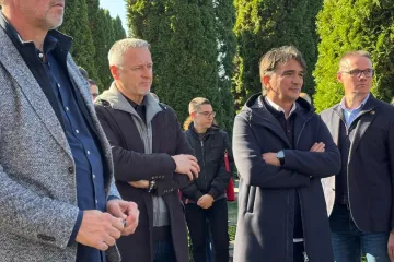 Thompson i Dalić na Jean-Michelovom sprovodu, pogledajte kamo su prvo otišli kad su došli na groblje