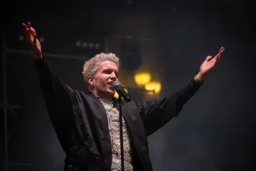 Baby Lasagna najavio novu eru: Predstavio Roka i oprostio se od ružičaste kose