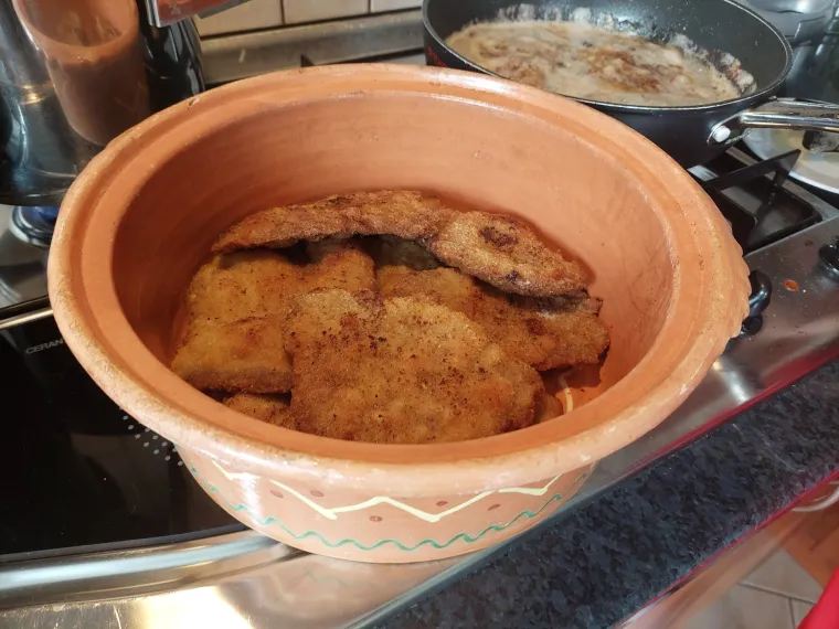 Kako napraviti savršene ličke šnicle? Profa: 'Naravno, prvo se dobro istuku...'