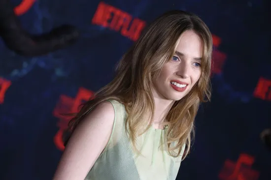 Misteriozna ljepotica ukrala pažnju na crvenom tepihu: Mnogi su tek kasnije shvatili tko je ona