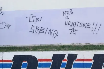 Na zidu školske dvorane u Splitu osvanuli grafiti s porukama mržnje prema Srbima