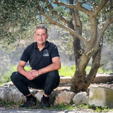 Farmera Josipa mnogi uspoređuju s domaćim poznatim glazbenikom, znate li o kome je riječ?