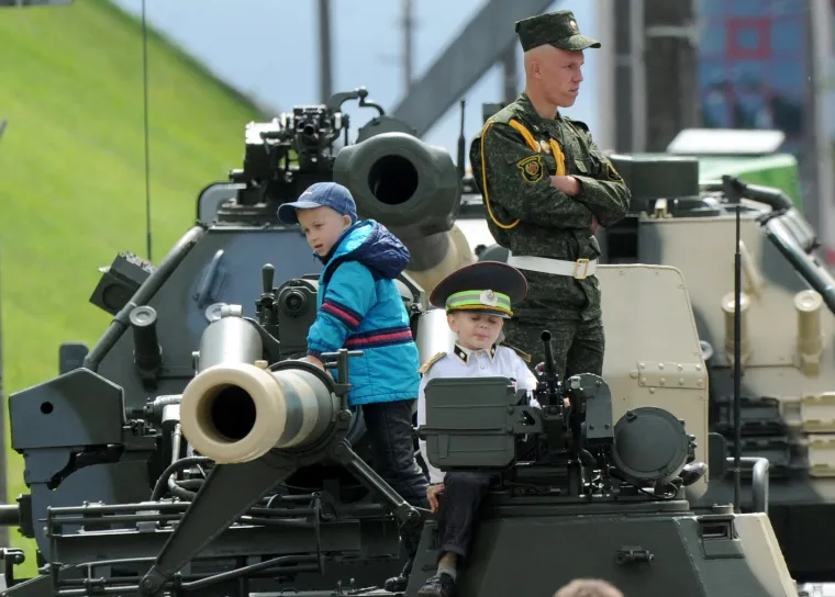 Uče djecu pucati, marširati i slušati naredbe: Putinov poslušnik priprema mlade za rat