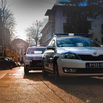 Istukli dječaka (14) na cesti, opljačkali ga i skinuli: Pronašli ga prolaznici u donjem rublju